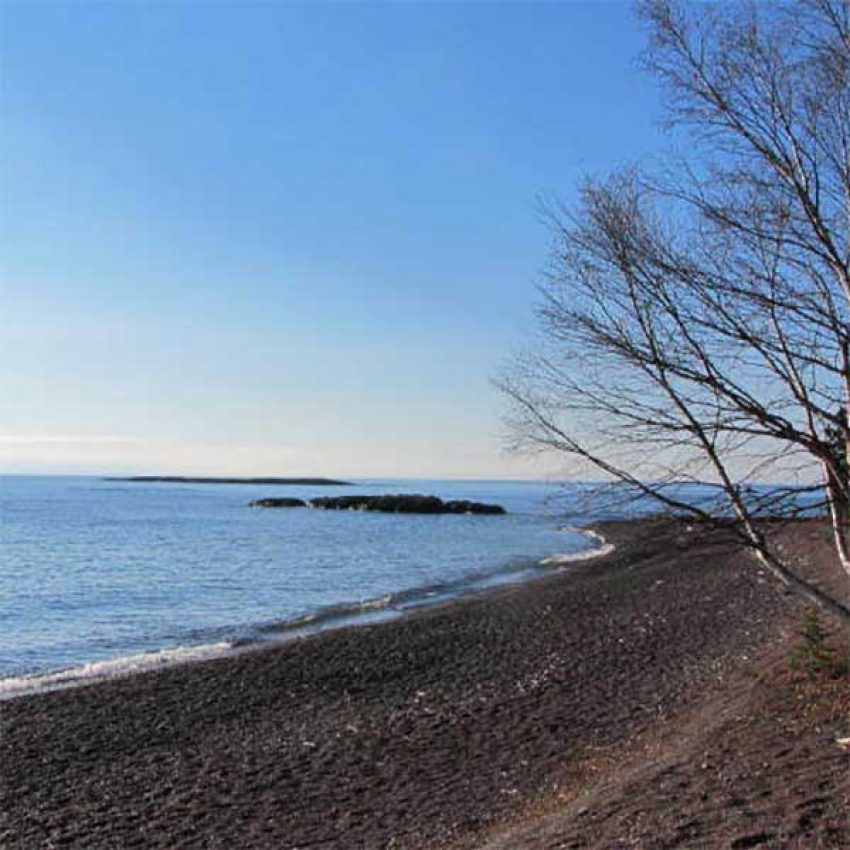 paradise-beach-lake-superior paradise beach cobblestones edge lake superior with a small island off shore